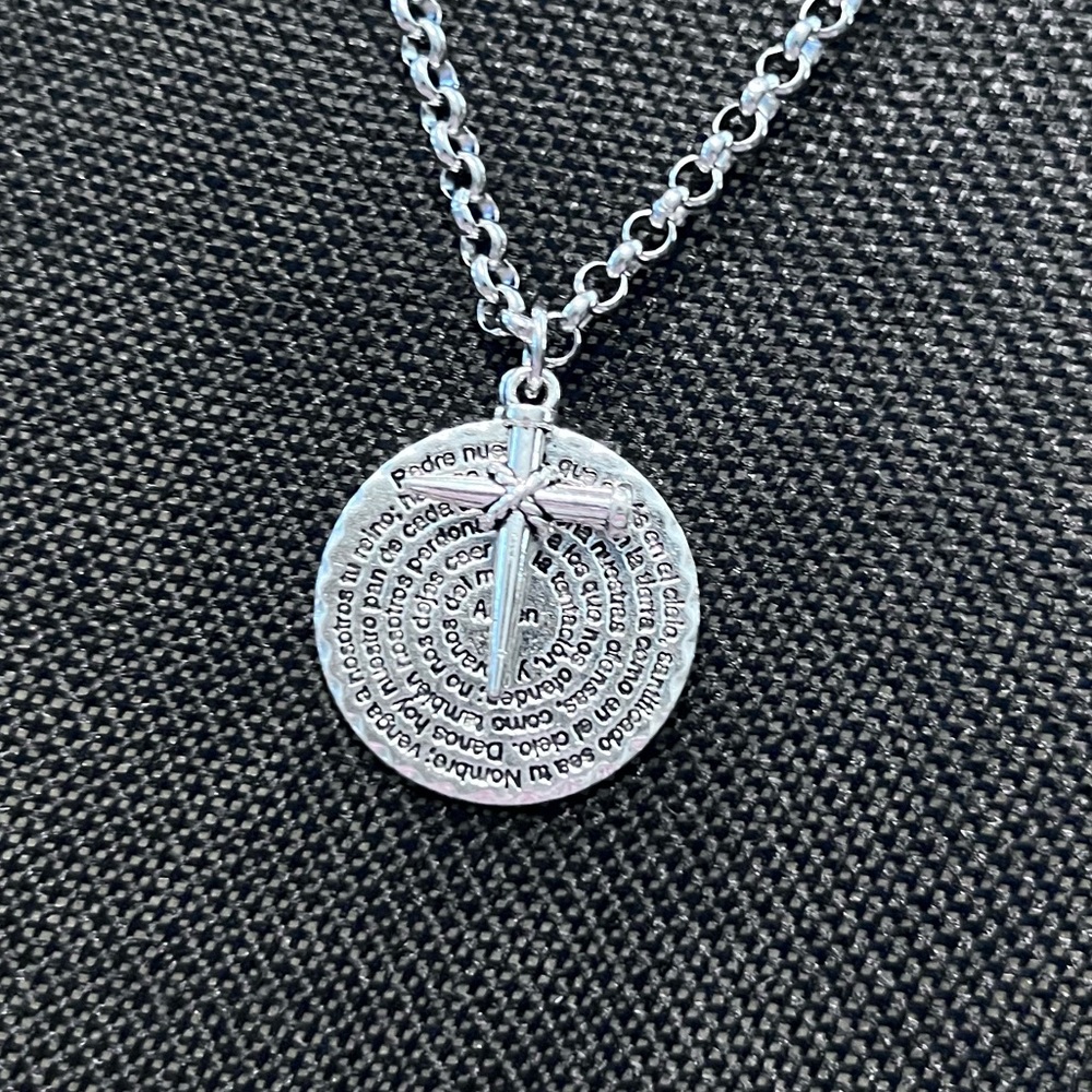 NWOT - Beautiful unisex, Our Father prayer (spanish) and cross charm.